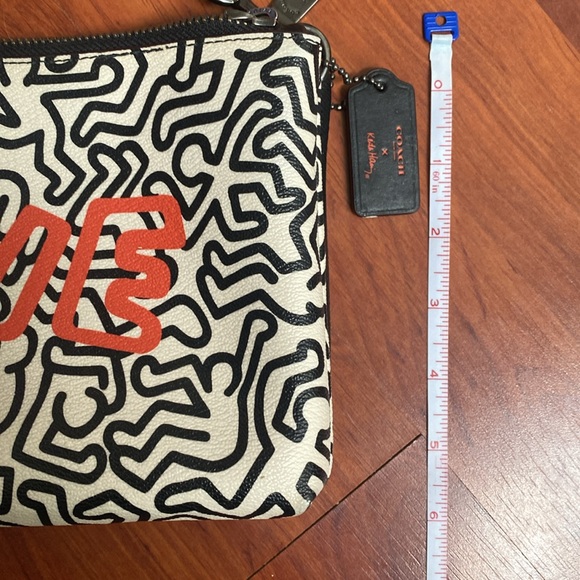 Keith haring x coach collab pebble purse - Picture 5 of 6